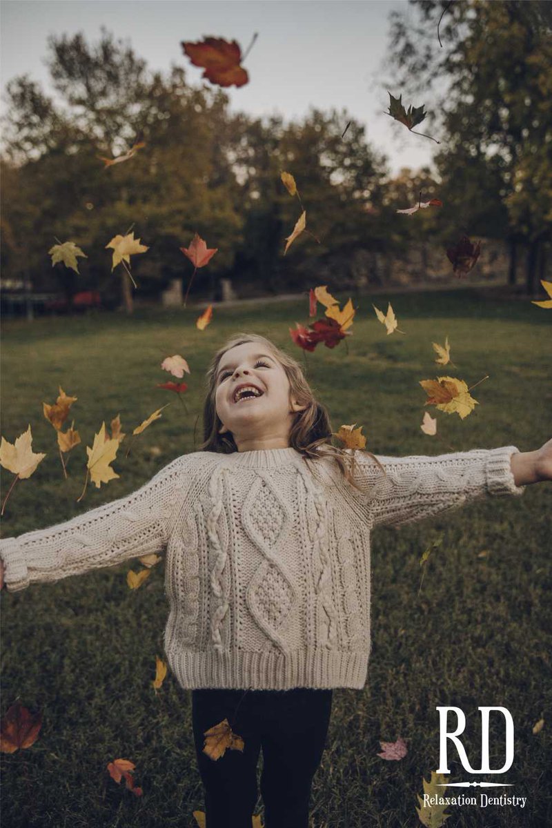 RelaxationDent's tweet photo. Happy first day of fall! Bring on sweater weather! 

#relaxationdentistry #rd #rdchaska #chaskadentist #chaskamn #dentist #dentistry #mndentist #rdteam #firstdayoffall #happyfall #fall #autum #sweaterweather #fallleaves https://t.co/hygshuUzqp