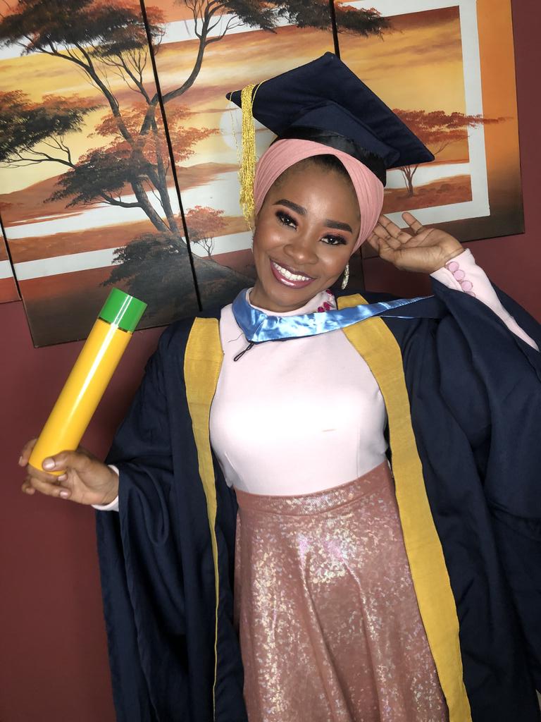 tifebad's tweet photo. Alhamdulillah π
Congratulations to meππ₯³
B. A bagged π©βπ
If this pops up on on your TL, wish me well guysπ
#uniosunvirtualconvocation #uniosun #graduation #convocation #class19 #class2019 https://t.co/XknnUSHV9A