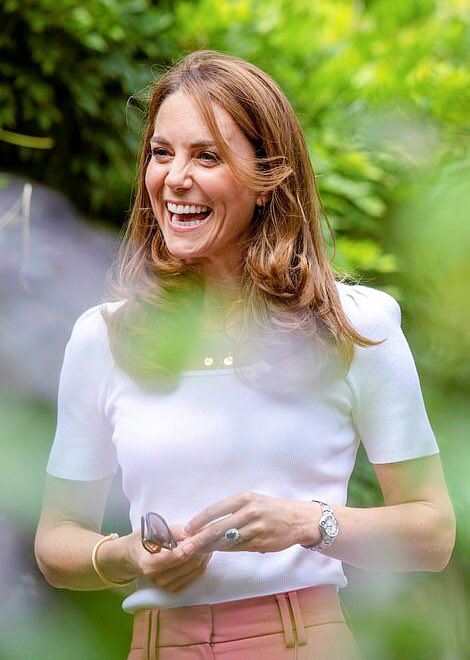 walesmoments's tweet photo. Today 📸 Duchess of Cambridge 💚💚 https://t.co/fFb0mXxzCX
