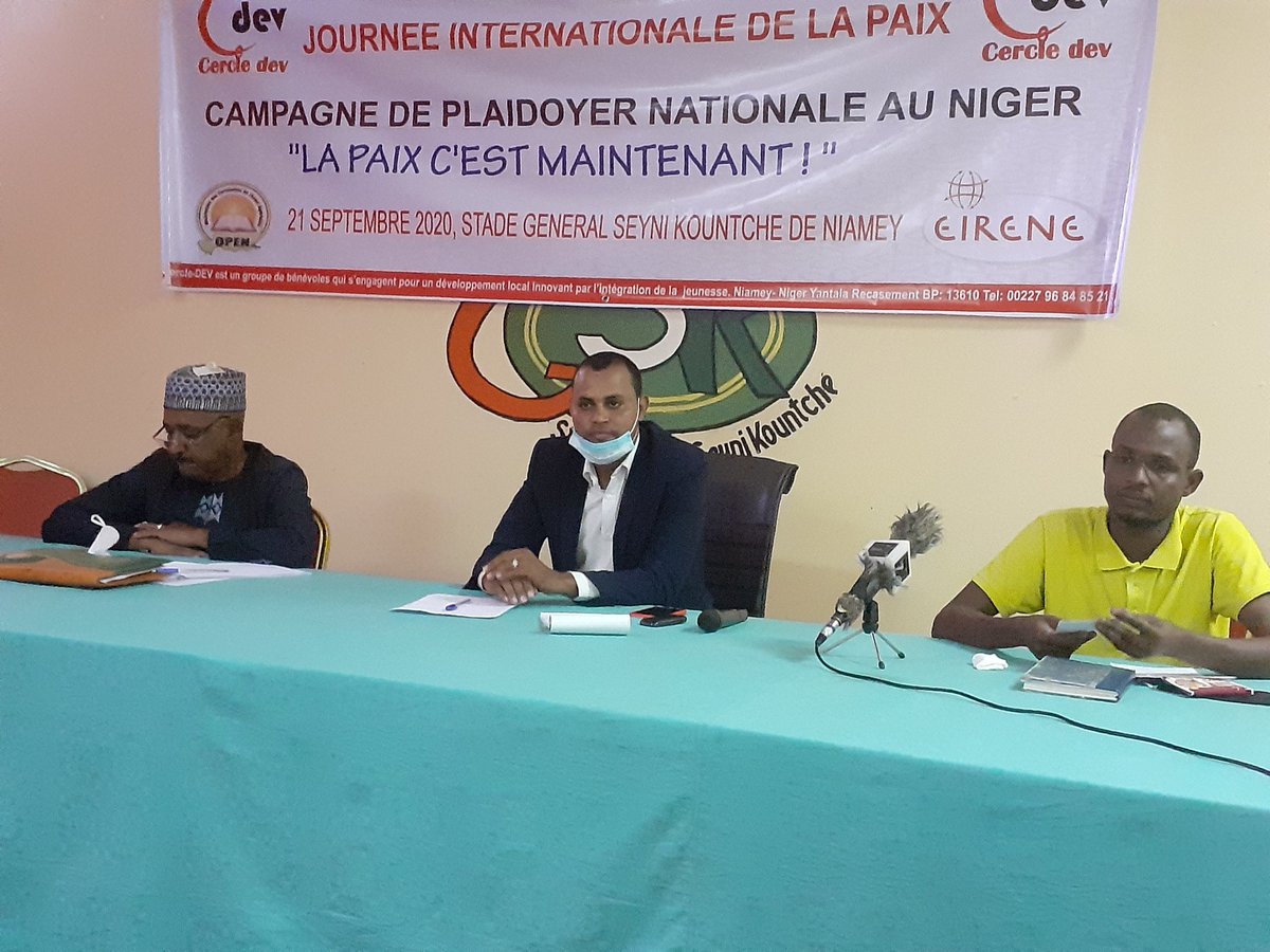 ToudaKaka's tweet photo. #Niger: En marge de la commémoration de la journée internationale de la paix et sur invitation de l'ONG #CercleDev, j'ai co-animé avec Dr Moulaye Hassane, une conférence sur la paix et la sécurité avec un focus sur les causes de l'extrémisme violent et ses impacts sur le Niger. https://t.co/WQIDgnMYrO
