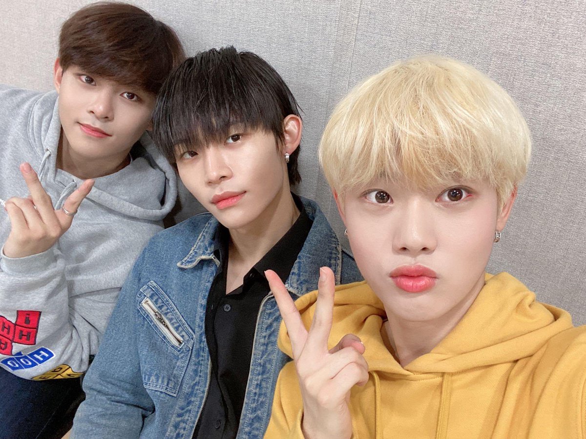 hourlywk's tweet photo. i got a bit busy yesterday (oops) so sorry for not posting when i said i would BUT 99 LINE DECIDED TO EXIST WHEN I WAS TAKING A NAP OMG MY BABIES https://t.co/PZbf6Wh07h