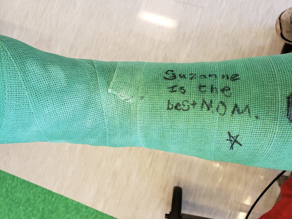 SuzanneLeMignot's tweet photo. It’s been four weeks since my orthopedic surgery. A message like this from my daughter Katarina on my cast, warms my heart as my healing continues. My deepest thanks to each of you as well who have taken the time to write to share words of encouragement.❤️
#BlessedtobeaMom https://t.co/aR5lt9oqi4
