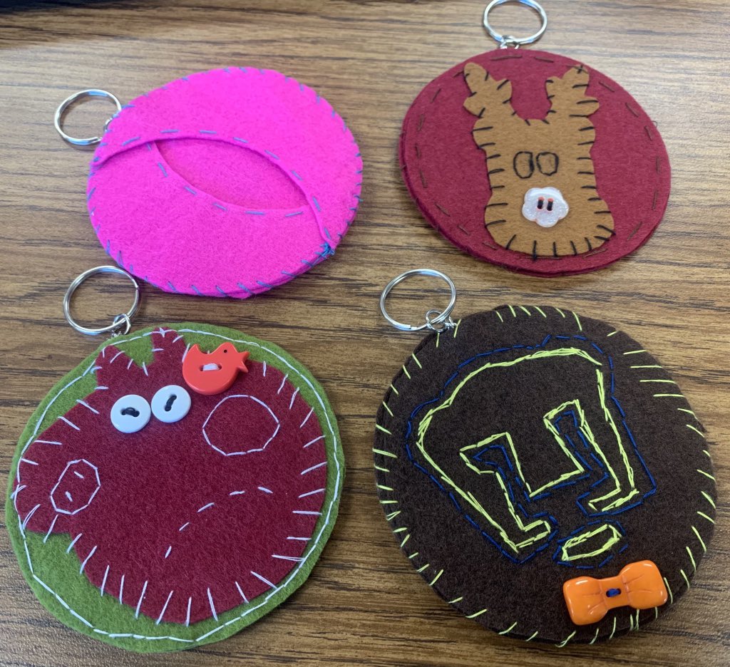 mrs_mbright's tweet photo. I am loving how my Intro To FCS’s hand sewn earbud case keychains turned out! #FCSTN #sayyestofcs #handsewing #earbudcase #cardinalpride #cretecards https://t.co/sqUyp1admw