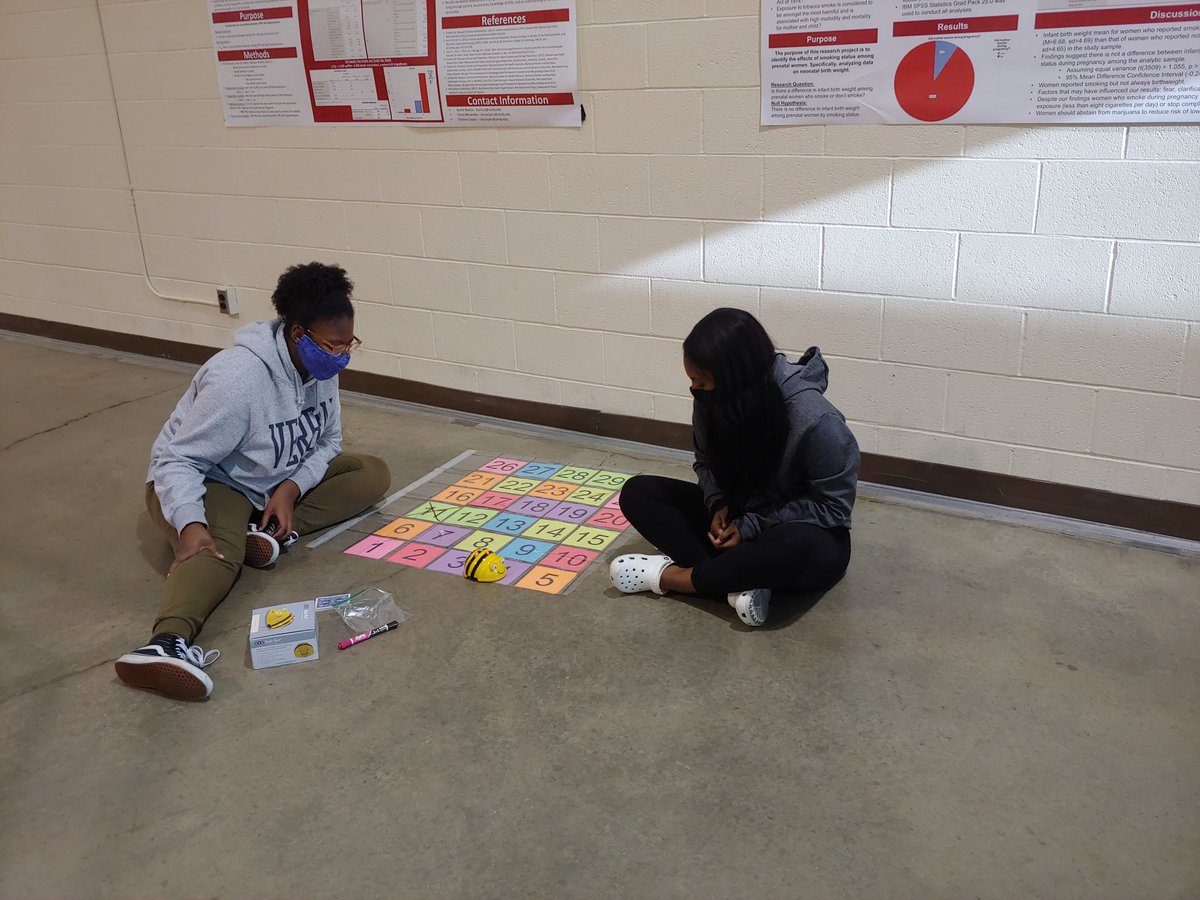 libbyturner's tweet photo. @UIndySOE candidates exploring Dash and Bee-Bots as ways to integrate computer science into the elementary curriculum! @uindy https://t.co/RVnKUUoOcd