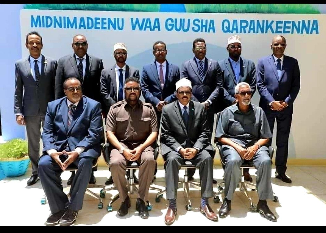 Inclusive meeting convened by President Mohamed Farmaajo today attended by all FMS leaders & leadership of both Houses of the #FederalParliament was a key step in further building consensus on the electoral process. #SenateUpdates