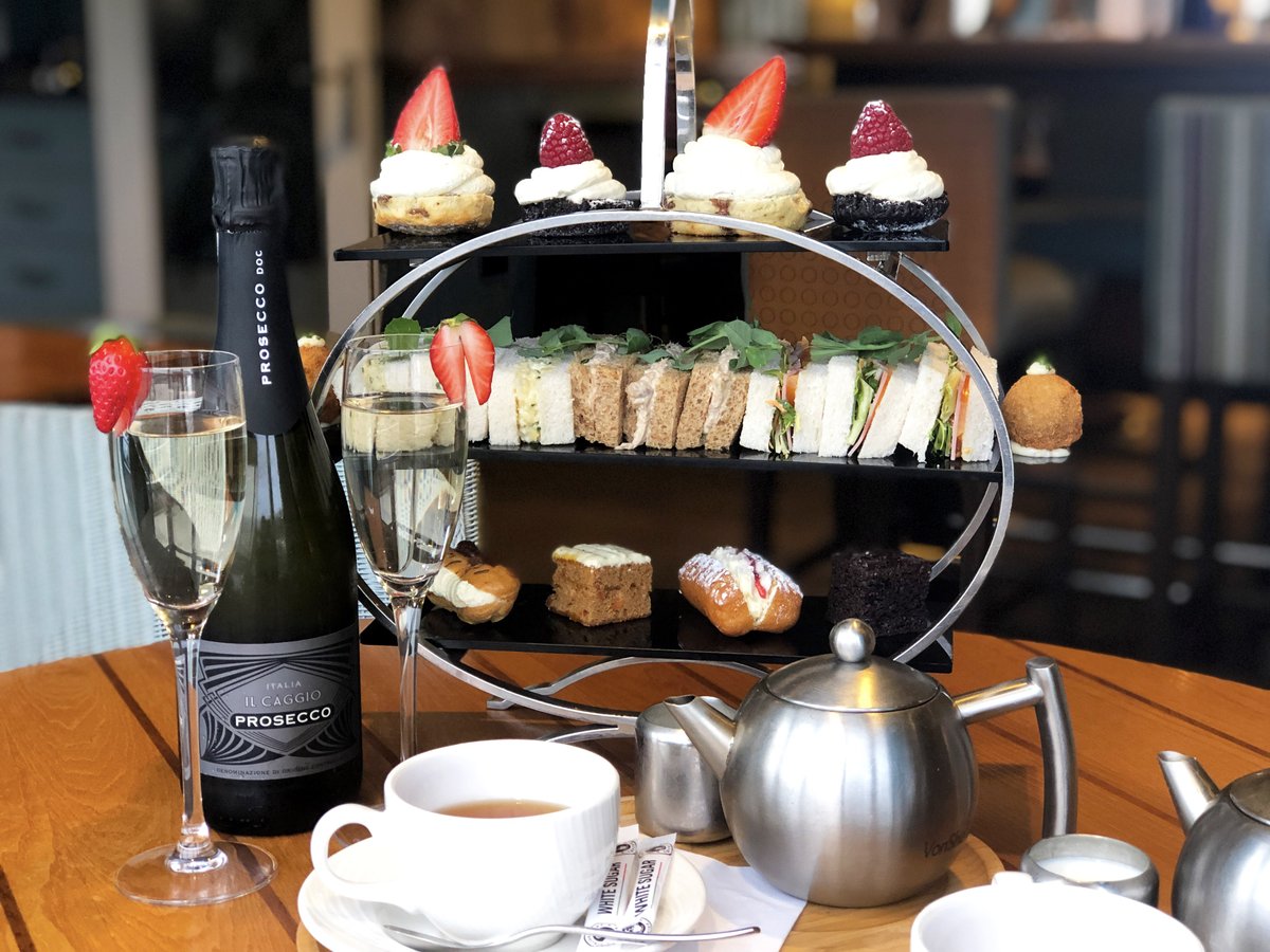 Bring your pal along and enjoy some quality Afternoon Tea with beautiful coastal views at The Waterside Hotel. Stuffed sandwiches, cute wee scones and a selection of cakes, or you can mix it up and add a glass of prosecco for an extra £3pp. Book online: bit.ly/AfternoonTeaWa…