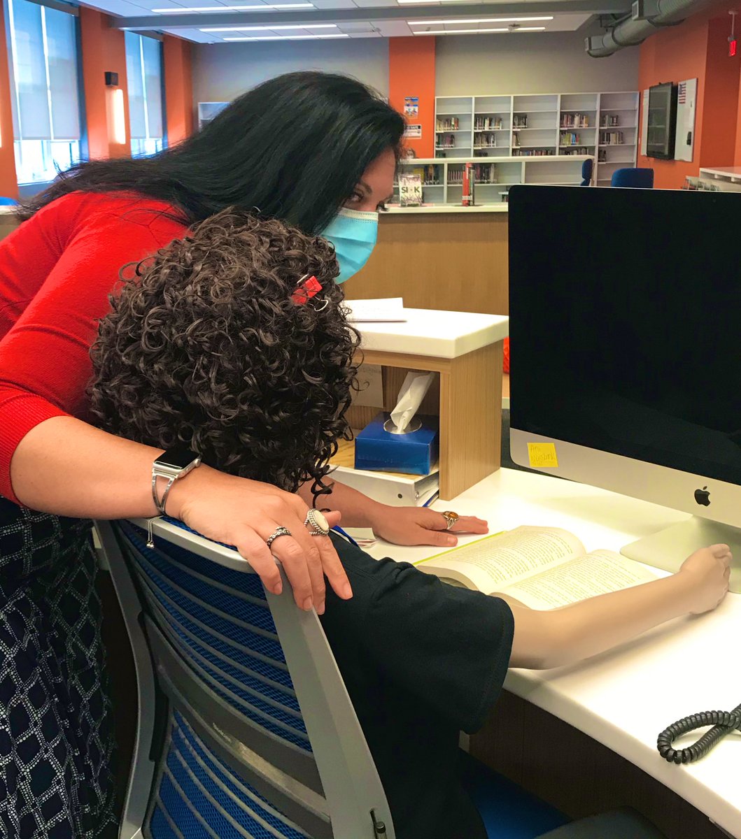 KGallagher_SCI's tweet photo. ....on my lunch, I popped by the @CommonsLHS to see how my friend was enjoying #themermaidchair - thank you @KateSLMS for keeping our spirits up during a stressful time ☺️ @LHS_NJ https://t.co/gWkaqiaCsT