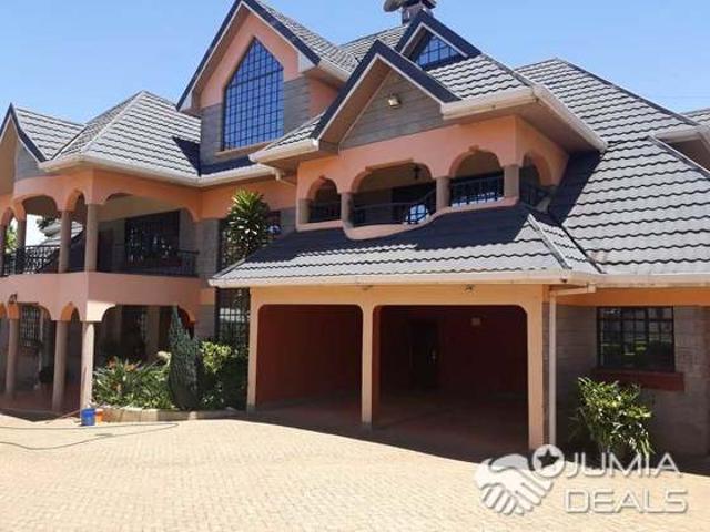 In Kenya, patterned design has evolved to an auto complete function in the design software. This is most visible on roofs. Kikuyu Gothic is not the slum pictures of Pipeline but the many roofed houses of the neo-rich in Karen, Runda & Athi River.