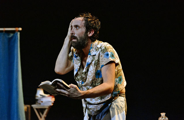 [ PRESSE ] 

PHILIP K. ou la fille aux cheveux noirs 🛋️📚🧔🏻🪞👩🏻

"Avec cette mise en scène très maîtrisée, Julien Villa nous prend par la main, en traçant non un portrait psychologique mais une rêverie théâtrale et poétique."

theatredublog.unblog.fr/2020/09/19/phi…