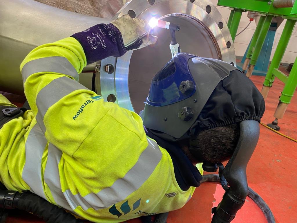 Terraflow_'s tweet photo. Our fabrications project manager, Dave Harwood, mucking in by welding a DN500 PN16 long radius bend.
Finished result looking good, don’t you think?
#Fabrication #Pipework #HardAtWork #Terraflow https://t.co/hAltTIXcNM