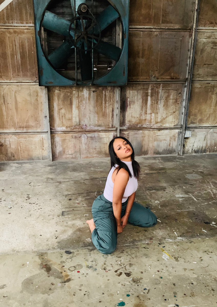 iamocolaa's tweet photo. Give me songs to sing and dreams to dream and Iβll give you love unfolding- Jim Morrison #Ahmedgyal #ocolaa https://t.co/o14rtBZ3Hm