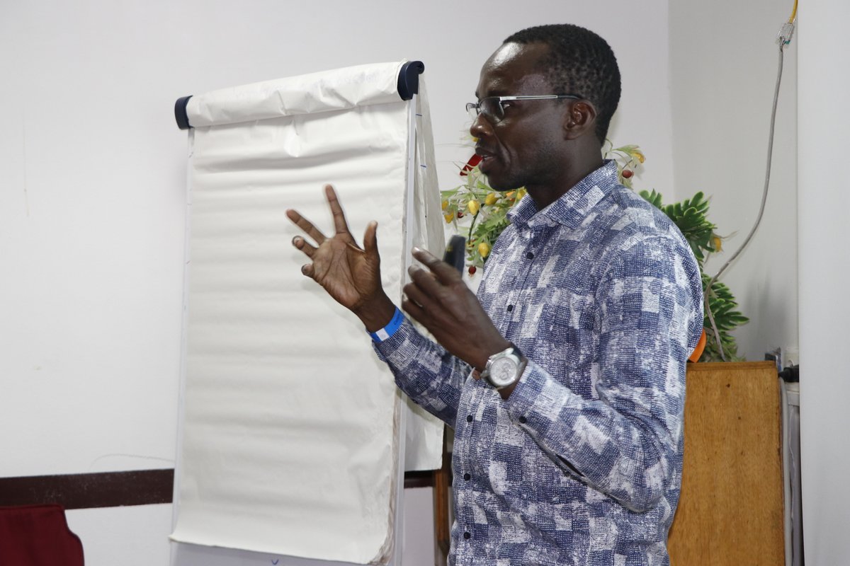 endaenergylinks's tweet photo. LIVE| 👉🏿Présentation des résultats de l’étude des risques et vulnérabilités (🎤 Professeur Boubacar Fall)
 Ce programme mis en œuvre par #EndaEnergie et #JVESenegal est financé par l’Union Européenne 🇪🇺. 
#MbalitNaSet #EIPC #PetiteCote 
Live https://t.co/ghdirfqUyu https://t.co/MuBwxv8CVm