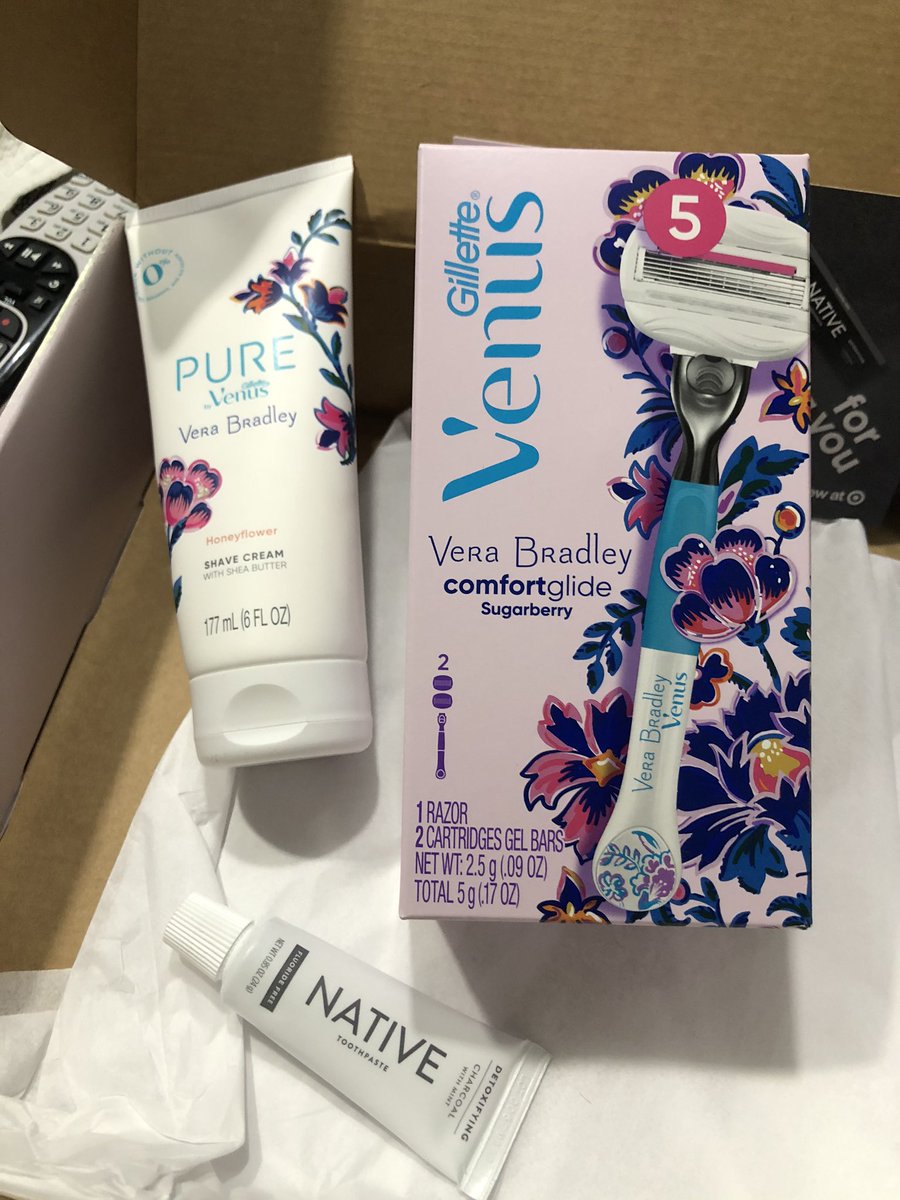 #GimmeMolar #VeraBradleyxVenusxTarget #complimentary <a href="/Native_cos/">Native</a> @GiletteVenus <a href="/Target/">Target</a> <a href="/Influenster/">Influenster</a>