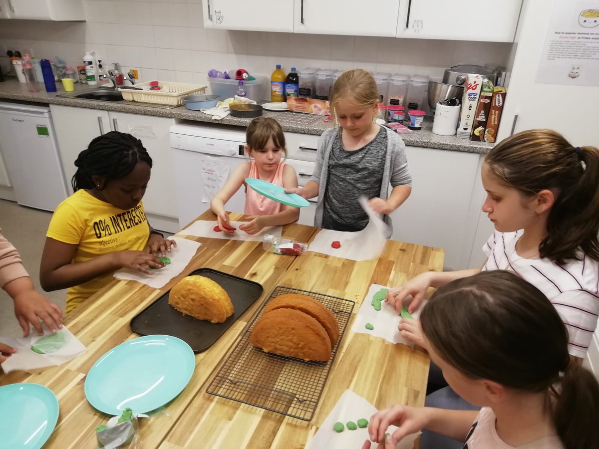 PrepBoarding's tweet image. We have set ourselves the challenge of making the best birthday cakes in a prep boarding house!Here's the first entry, our taco birthday cakes for Jess's 10th birthday.@PrepBoarding @WycliffePrep @WycliffeCollege @BSAboarding #iloveboarding #happybakers #boardingbirthdays
