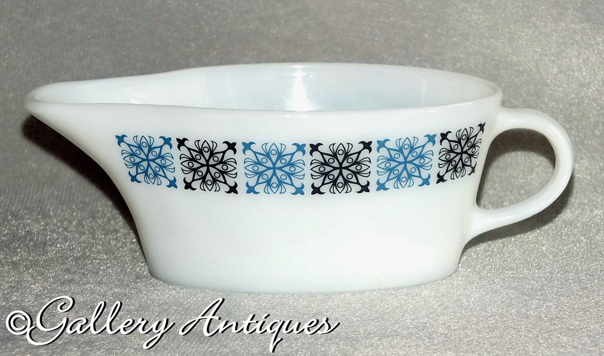 Excited to share the latest addition to my #etsyshop #galleryantiques #Vintage retro JAJ #Pyrex Chelsea Pattern Glass Gravy sauce Boat c.1970s

#etsy #vintagepyrex etsy.me/2S2QaPz