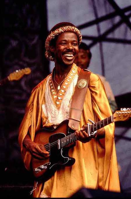 Happy birthday to living Legend 
King Sunny Ade 