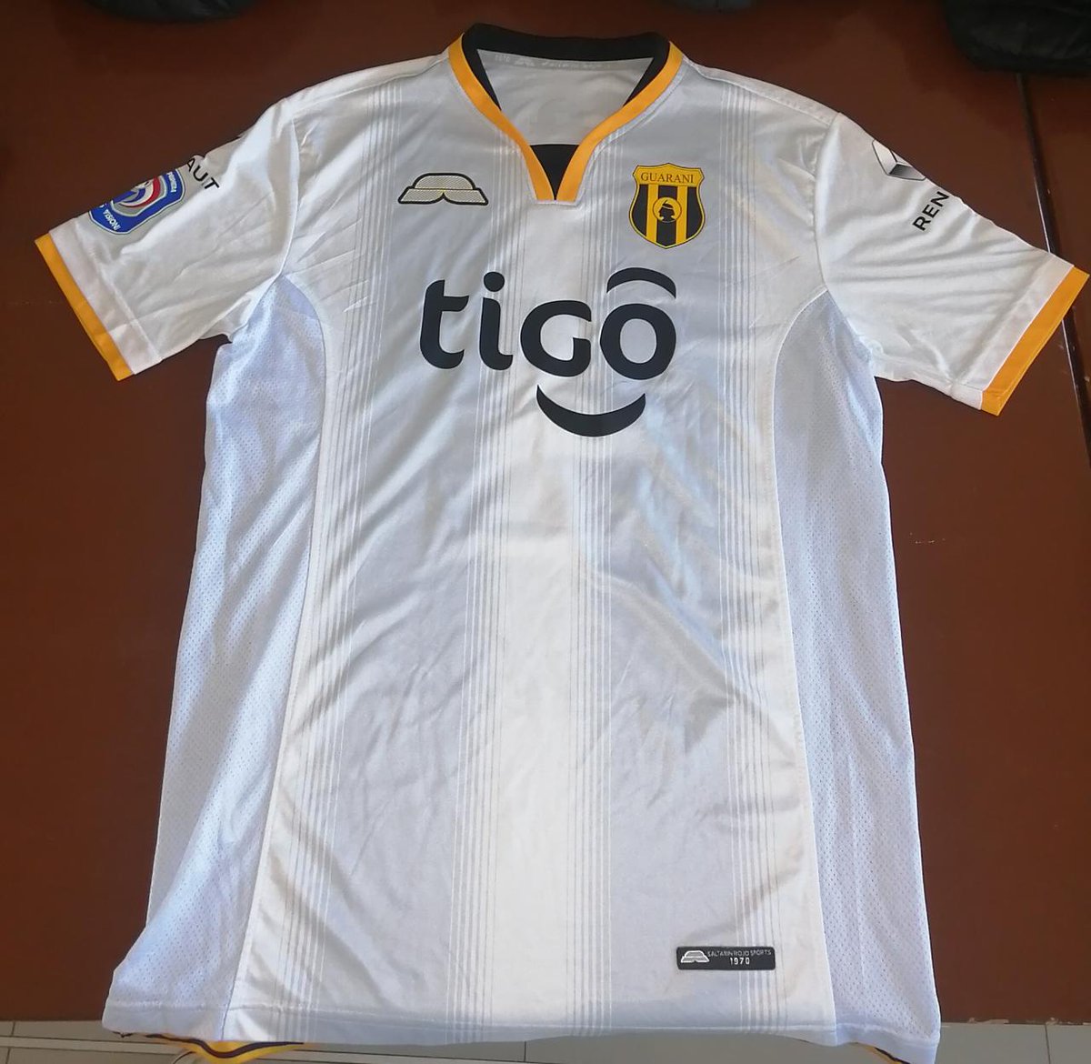 Lo que prometimos!!!😍😍😍
Querés Ganar esta hermosa Camiseta de Guarani? Solo tenes que cumplir 2 requisitos
1- Seguir mi cuenta.
2- Hacer RT de esta publicación 
Y ya estás participando. Sorteo sabado 18hs.
<a href="/ClubGuarani/">Club Guarani</a> <a href="/eltigre2310/">Guido Cabral</a> <a href="/raza_oficial/">La Raza Aurinegra - Oficial</a>  <a href="/DeporteTotal780/">Deporte Total 📻⚽️🇵🇾</a>