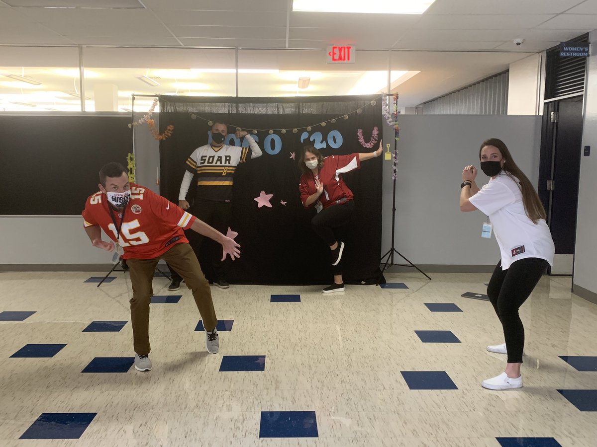Northmen_OPHS's tweet photo. Jersey day at OP! Not pictured: @Northmen_AD  🏈⚾️ #ForTheFamily @mrsjgosney @MikeDial @Northmen_STUCO @northmennews @N2SportsOakPark https://t.co/6dVfw6PDUb