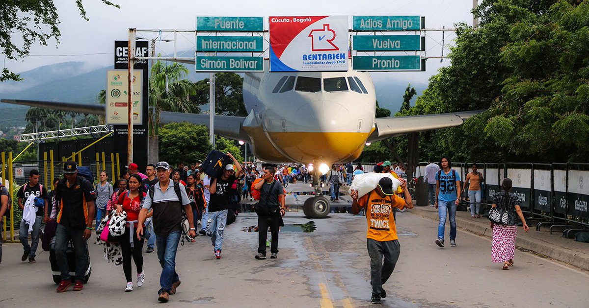 ChiguireBipolar's tweet photo. Avión atrapado en Venezuela por suspensión de vuelos emigra por Cúcuta https://t.co/l8cimXTJaW https://t.co/0LevCTWjwO