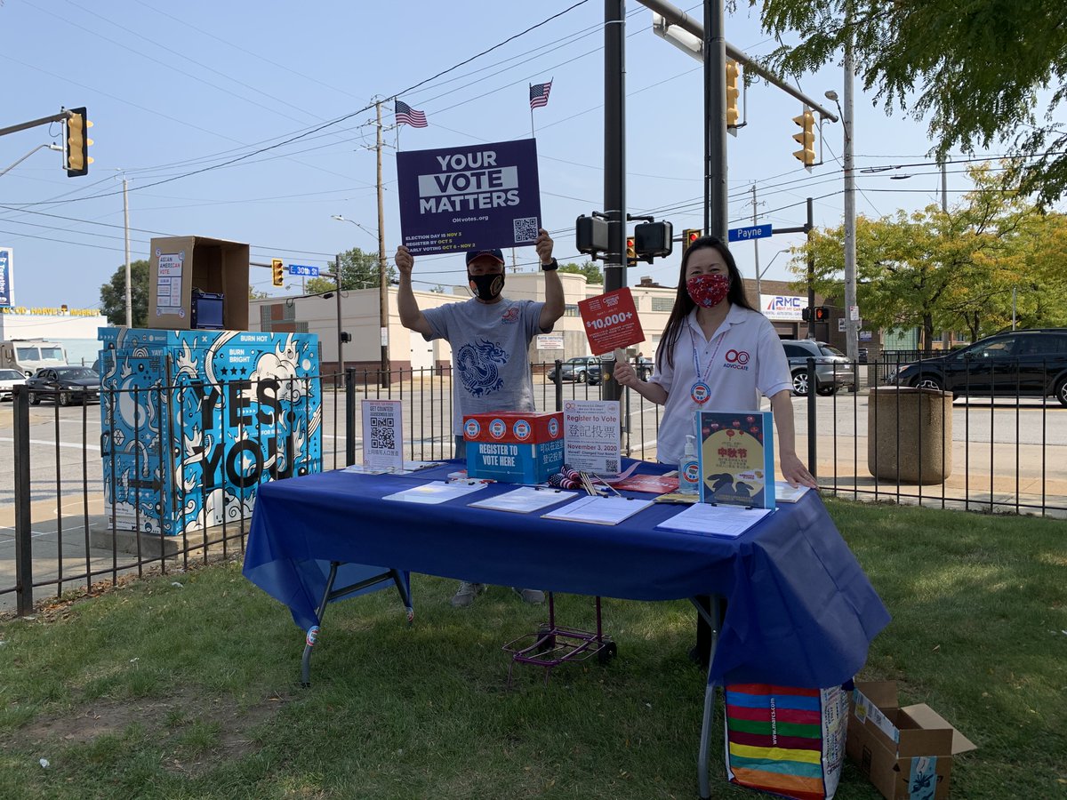 asiatowncle's tweet image. Thank you, thank you to @OCACleveland for leading this #NationalVoterRegistrationDay charge! 加油! 

🗳️ voter registration!
☑️ #completecountcle 2020 census outreach!
💚 hand sanitizer and COVID-19 info from @cwru @apamsa