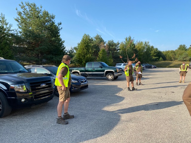 GLNorthDivision's tweet image. First day of fall safety message. A poem written by Petoskey On Road supervisor Jeff. He even had a visual aid/ attention getter. 
@Gr8LakesSafety