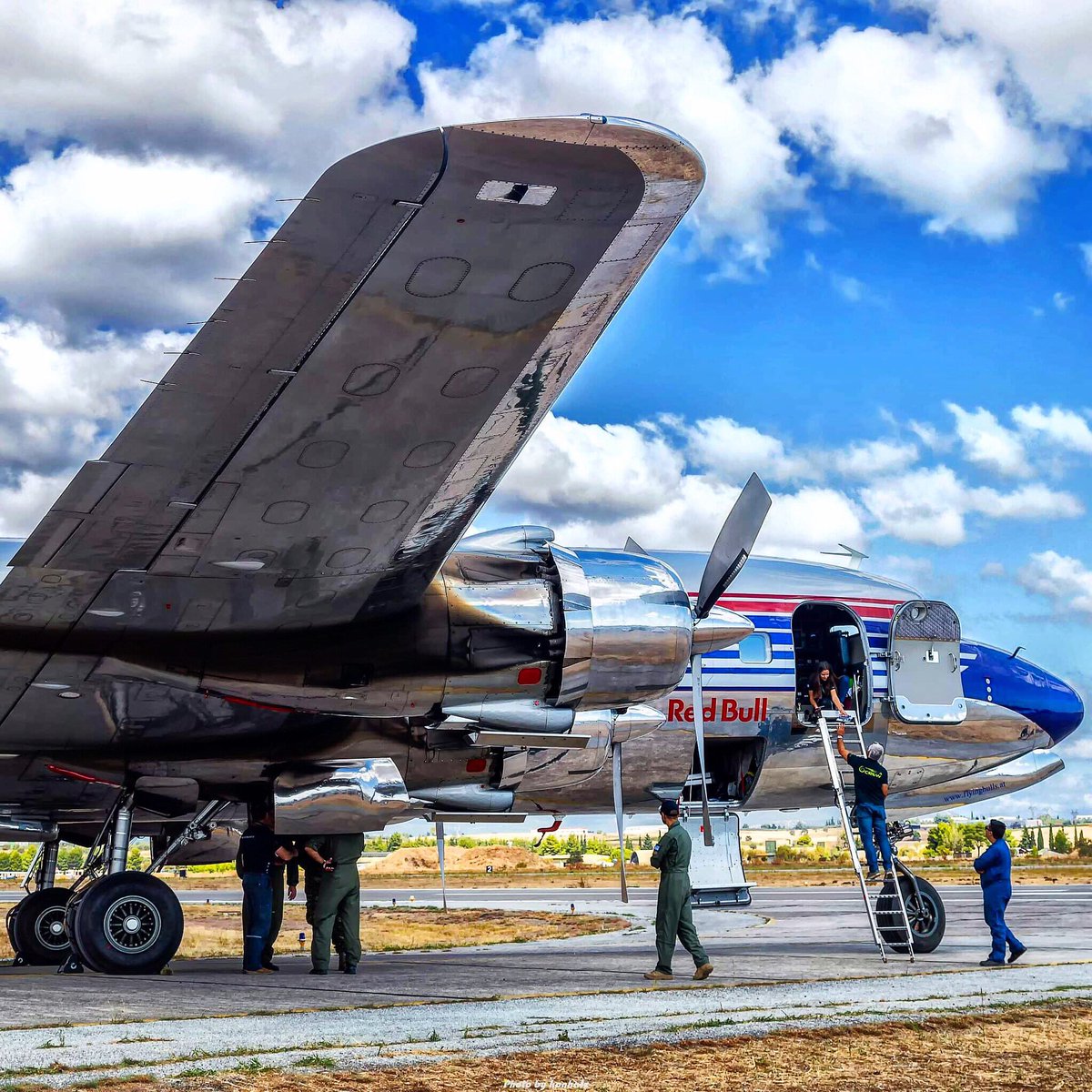 athspotter's tweet photo. DC6 🤩♥️
-
@redbull @redbullGRE @Redbullairrace @RedBullAirForce @AthensFlyinWeek
#douglas #dc6 #vintage #airliner #prattandwhitney #OELDM #aircraft #tanagra #lgtg #airplane #airport #aviation #propeller #airshow #avgeek #athensflyingweek https://t.co/3v88nByuIW