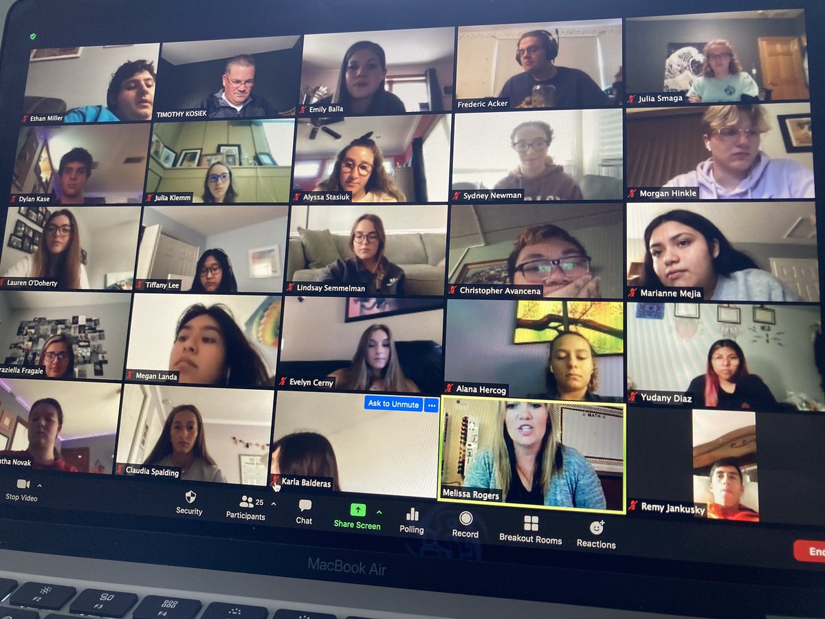 KozKnowz's tweet photo. So thrilled to have Mrs. Rogers share her experiences as an early elementary teacher with our #214EdPrep students! Great reflection, strategies and encouragement for our future educators in D214 Ed Academy! @D54Blackwell @District214 https://t.co/sdPVE6xBe8