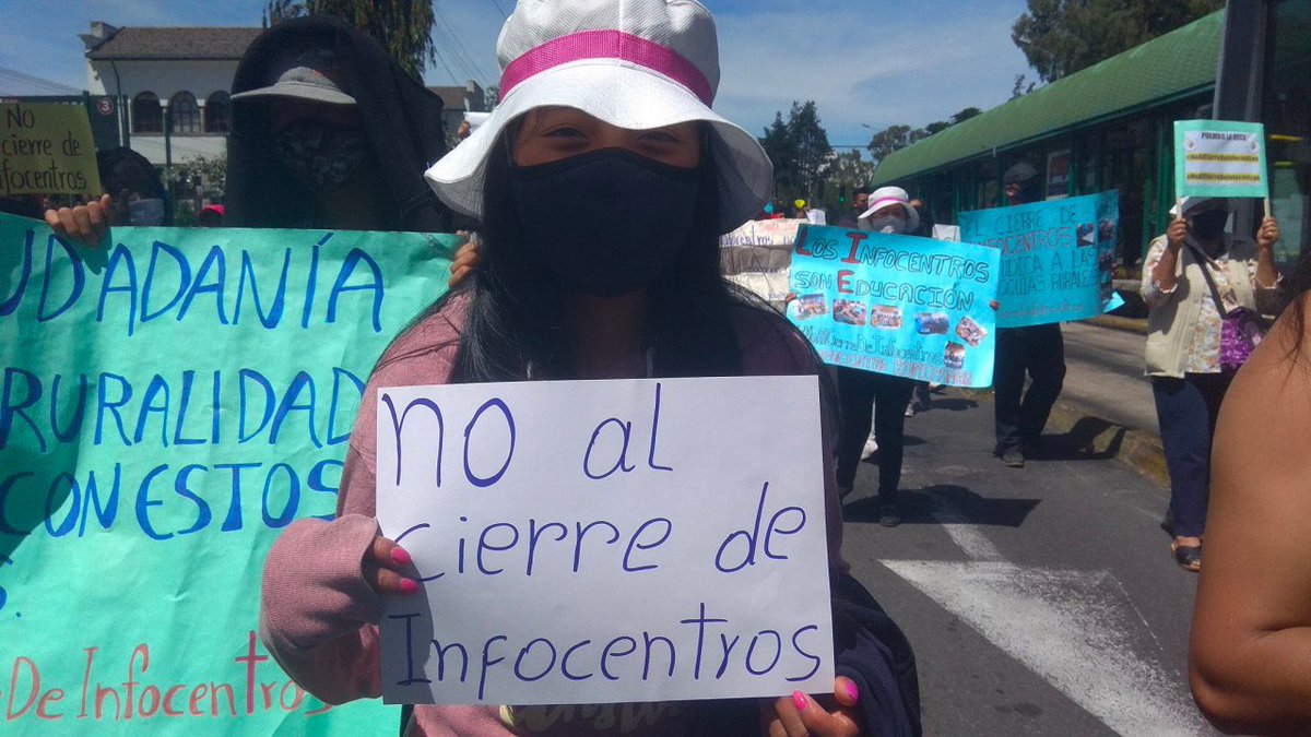 marcelaholguin's tweet photo. #NoAlCierreDeInfocentros, no más despidos como represalia por defender sus derechos; no más familias a la calle cuando se dijo que el proyecto continuaría. Defender los infocentros es defender al sector rural, al pueblo humilde, a los trabajadores. ✊ ¡La lucha continúa! https://t.co/2brTxFhU6T