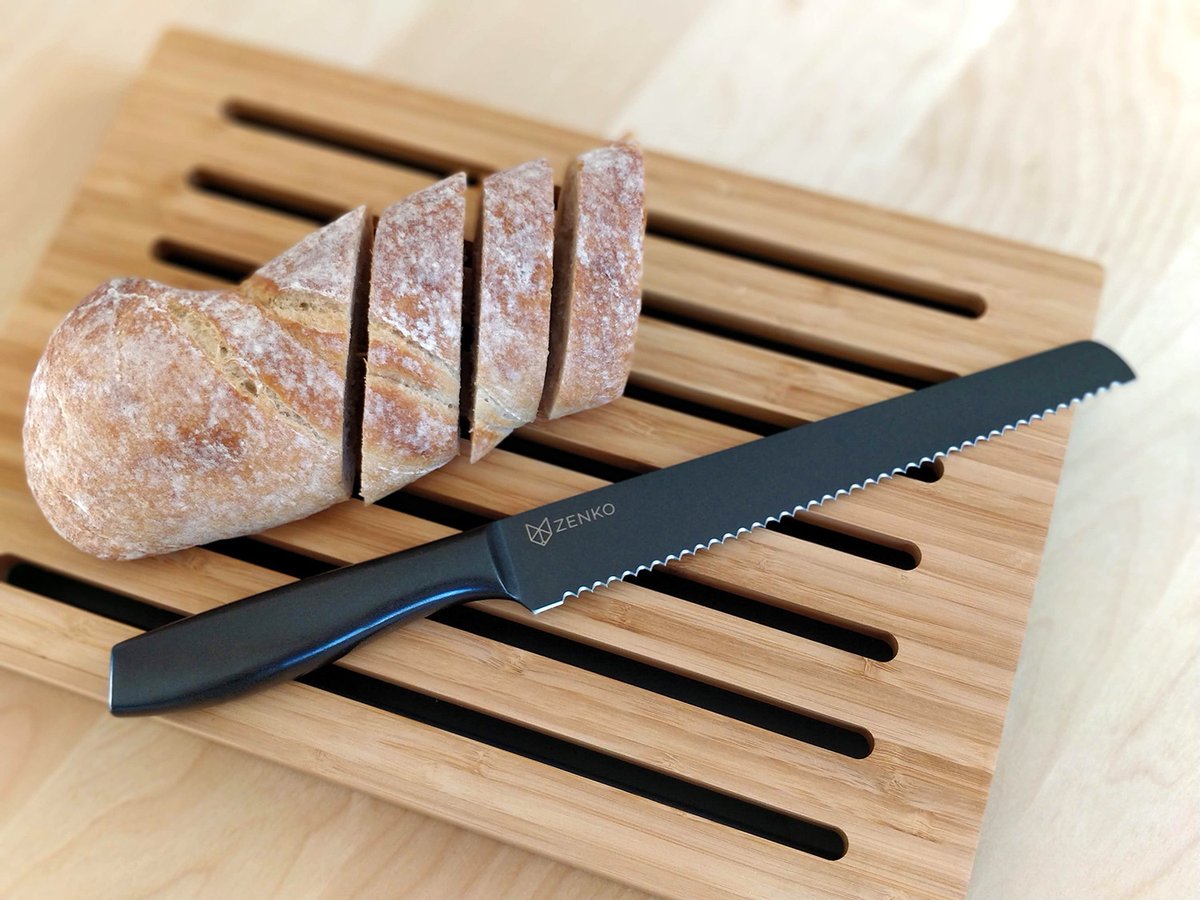 We love bread and there's hardly a day without us eating it. So we're proud to finally be able to present our bread knife! Featuring the same technology, high-carbon steel and our FUSION ceramic Non-stick coating. 

Now available for pre-order on Indiegogo
igg.me/at/zenko