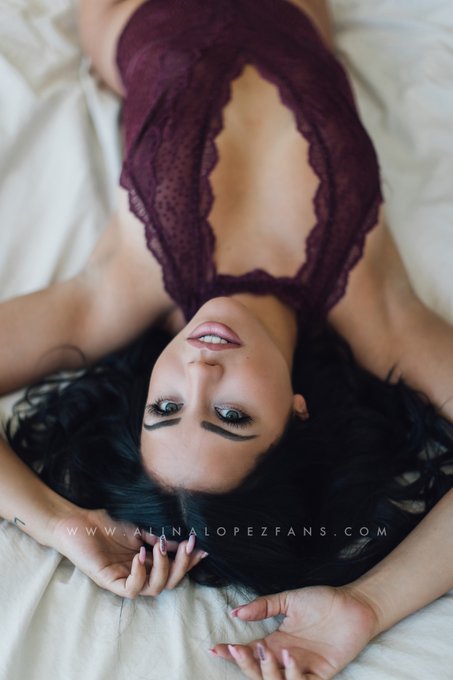 My OnlyFans is FREE until the end of the month ? I have so much amazing content right now, don't miss
