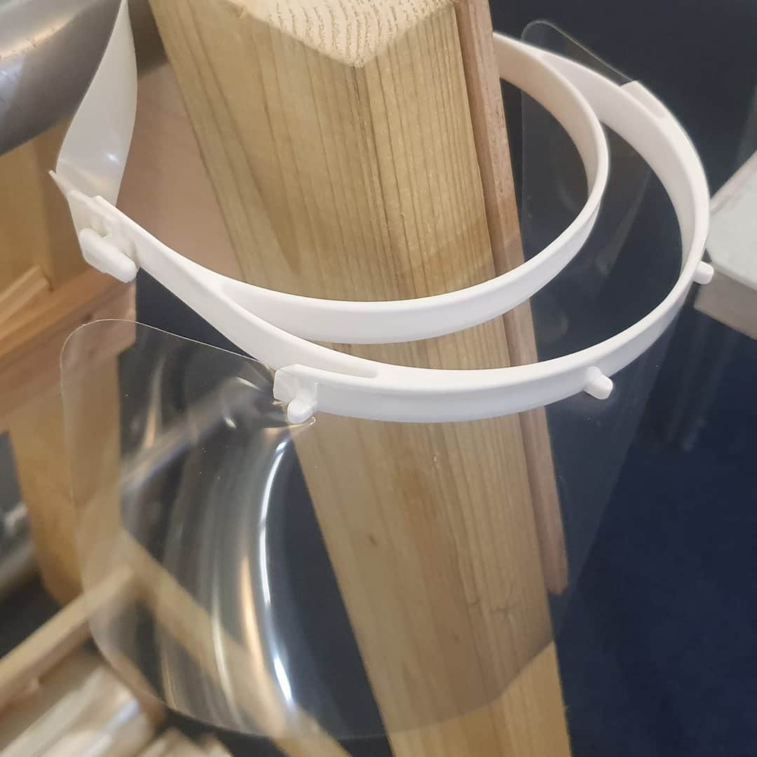 Our fabulous <a href="/PPEhwbWrecsam/">PPE_Hwb_Wrecsam</a> project on #Llay industrial estate #Wrexham have provided thousands of #ppe #visors free of charge. It's nice to be thanked for endless hours of #volunteering and that their visors are greatly appreciated. <a href="/Debcoopmemb/">Deb Wozencraft</a> <a href="/vickydavies_68/">VickyD</a>
#nhsheroes  #PPE