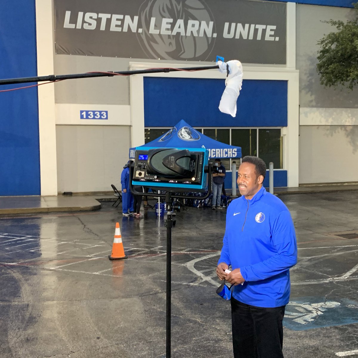 Come register to vote at the Mavs HQ! π³ Drive thru in less than 5 minutes. ππ¨
#NationalVoterRegistrationDay https://t.co/Jk4VDLJaFQ