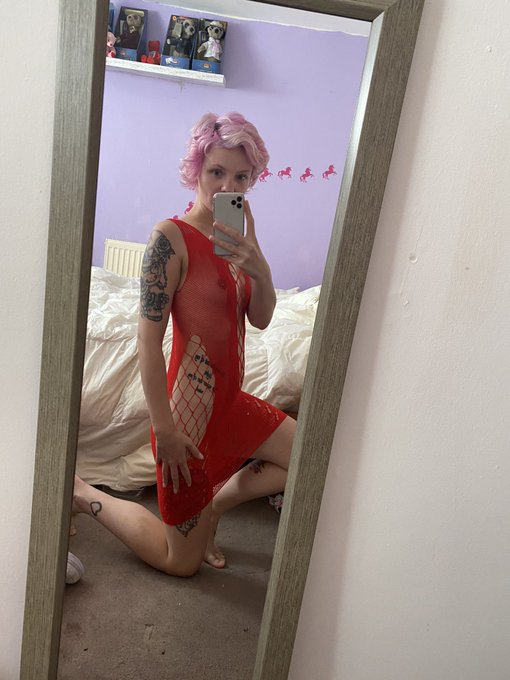 This naughty lady couldn&rsquo;t wait till later 😈 https://t.co/pODSIhM16D<a href="/tag/horny"class="tags"><span>#horny</span></a>