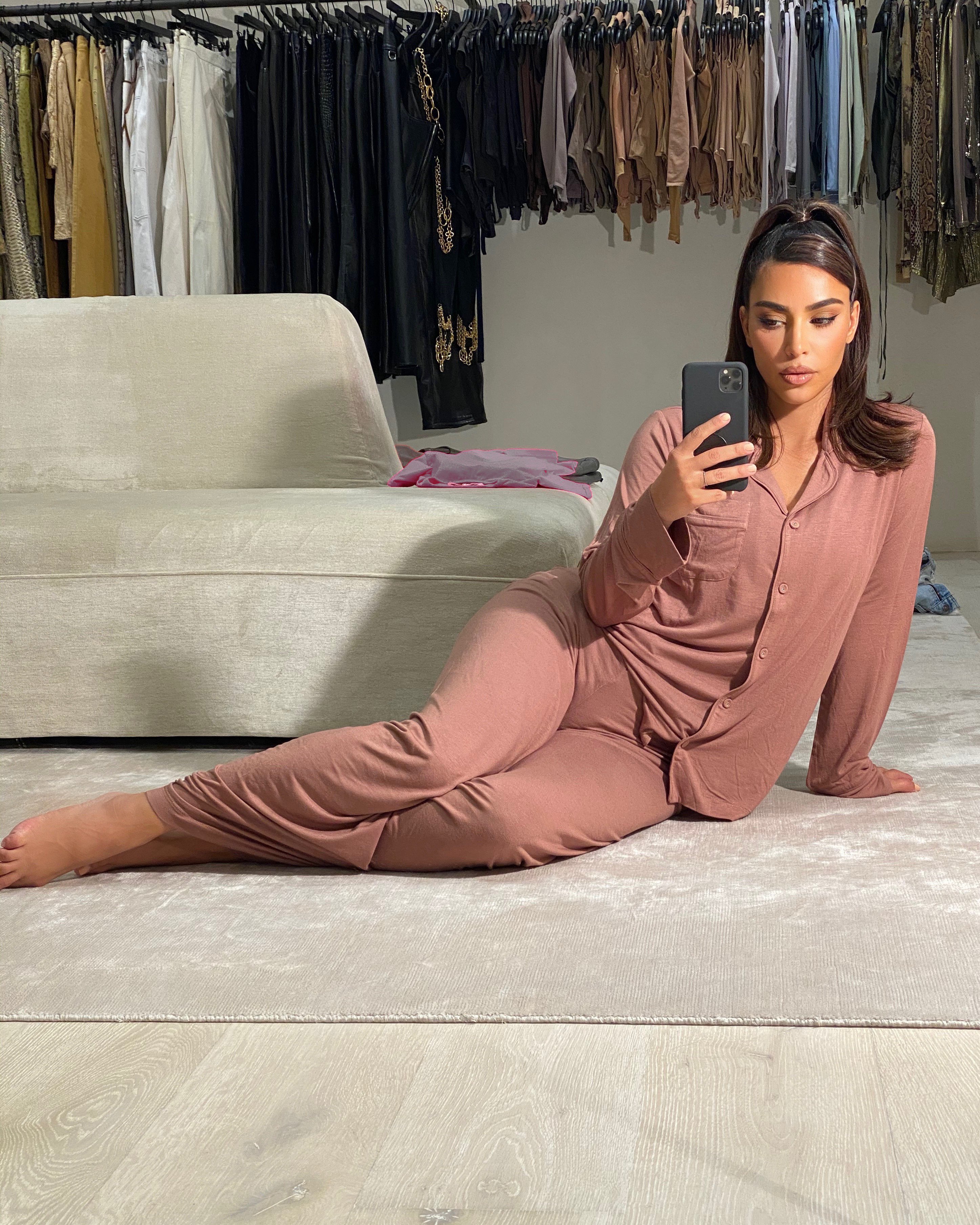 SKIMS on X: JUST DROPPED: SLEEP NAKED — light, breathable, and incredibly  soft sleepwear pieces in tonal colors. Available now 7 styles, 4 tonal  colors, and in sizes XXS - 4X. Shop