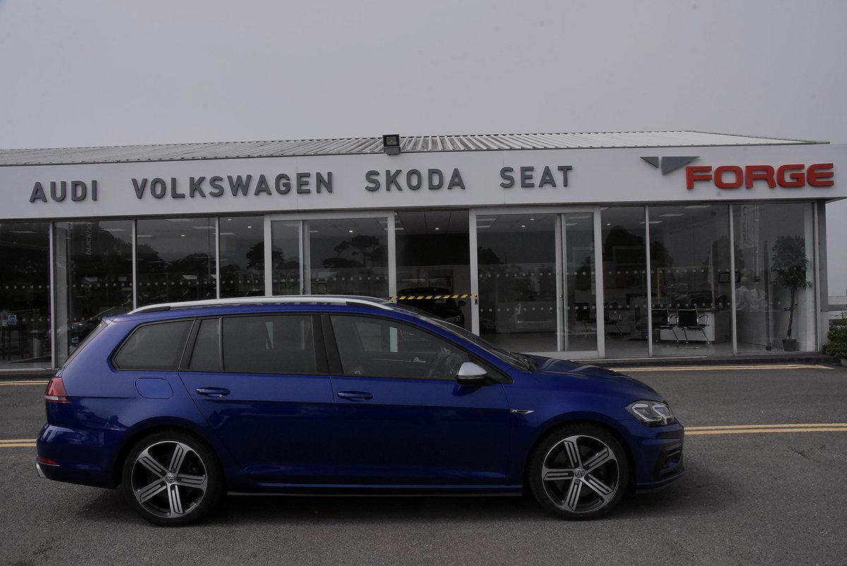 18/67 Volkswagen Golf R 2.0 5dr Estate 7 Speed DSG Petrol
Metallic Signature Paint - Lapiz Blue
Vienna Leather - Titan Black 
15031 Miles 
One Previous Owner 
Call one of our Sales Team for further information
☎️ 01545 570291
📧 sales@forge.uk.com
💻 audivwforge.co.uk