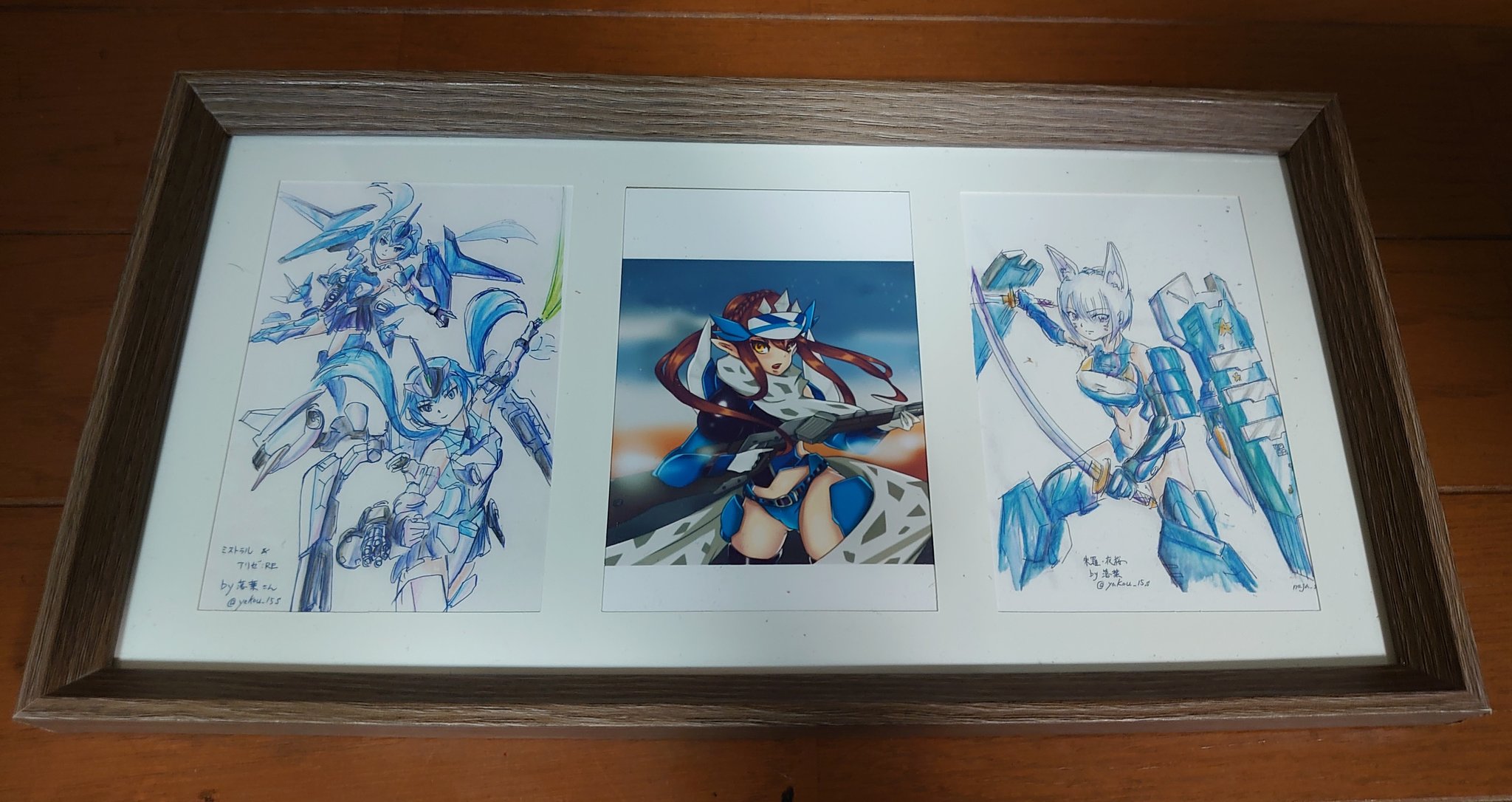 落葉 これまで頂いたイラストを印刷して 写真立て等に入れて部屋に飾りました どのイラストもとても綺麗で 描いて頂けて本当に嬉しいです T Co 8t2jpk1sjj Twitter