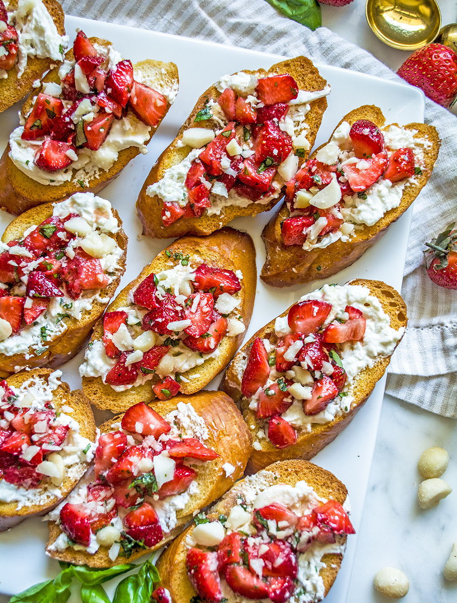 lemonsnbasil's tweet photo. This Strawberry Burrata Bruschetta with Balsamic Reduction is a sweeter take on the more traditional savory bruschetta. It’s bursting with flavors and textures that complement one another beautifully https://t.co/Nj91fqIbVj #burrata #bruschetta https://t.co/oWCLiodnfn