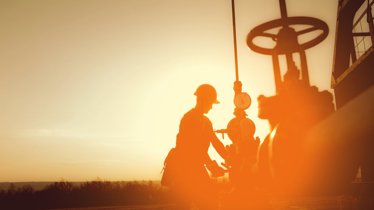 Rev1Energy's tweet photo. This Thursday we will cover pre-commissioning cleaning as part of the Commissioning on Demand strategy within the vertical integration model. Register below, and join the conversation! 

https://t.co/dA9y3EQ9Ev https://t.co/TkDL93Hm4T