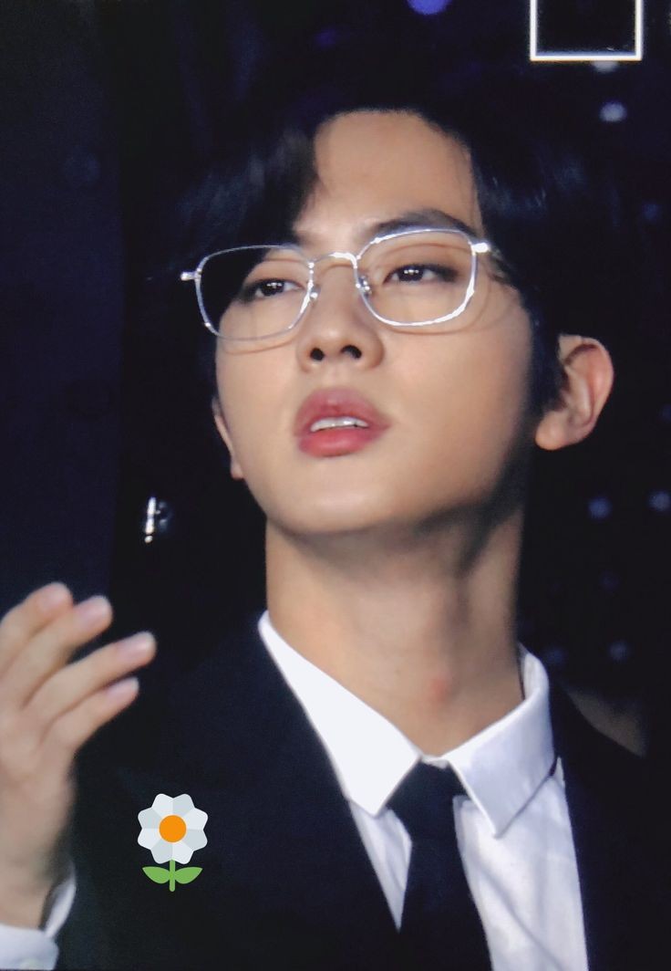 Kim Seokjin exposed forehead : a thread that we all need