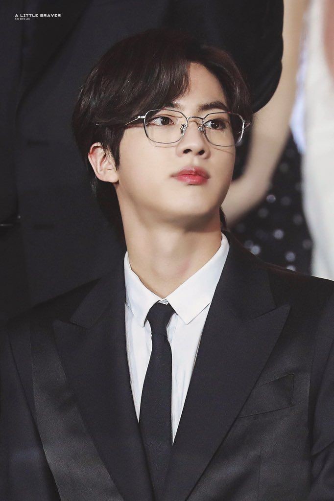 Kim Seokjin exposed forehead : a thread that we all need