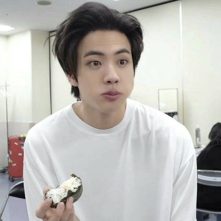 Kim Seokjin exposed forehead : a thread that we all need