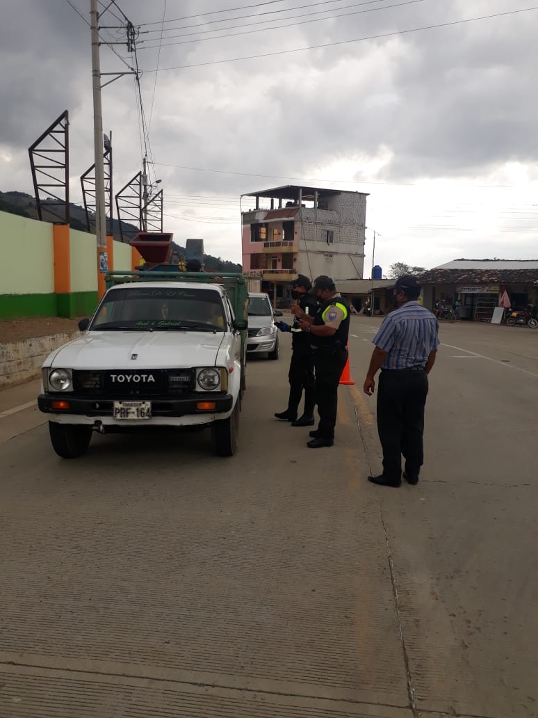 ✅Comisario y <a href="/PoliciaEcuador/">Policía Ecuador</a>  ejecutan operativo de control de seguridad vial. 

✅TP Doce de Diciembre continúa desplegando acciones de control y seguridad en su localidad.  #BarrioSeguro.