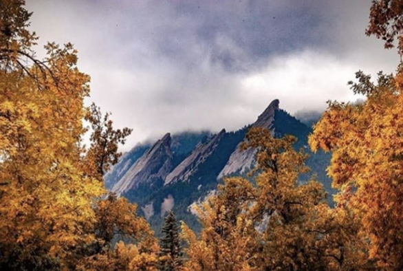 choicehouseco's tweet photo. Breathe in that fresh mountain air, baby! Welcome, fall. We're glad to have you back.🍂 

📸: @bouldercolorado, @laurelwitt https://t.co/o5fAasmzzu