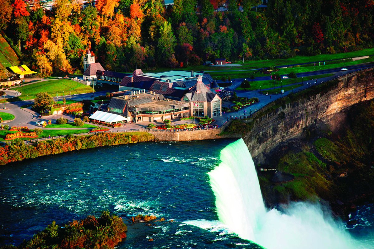 Treat yourself to the Niagara Falls Autumn Getaway you deserve. #NiagaraFalls #OntarioTravel #SafeToPlay #Autumn2020 niagarafallsmarriott.com