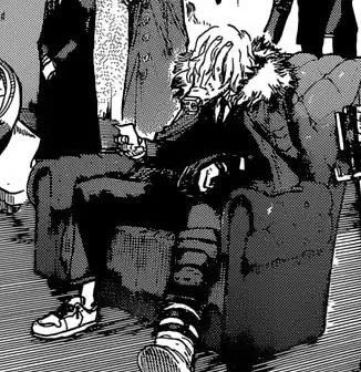WHEN DID HE GET THE SUIT
don't make me read a boring story about superhero's just for Shigaraki ((( 
He looks nice tho 