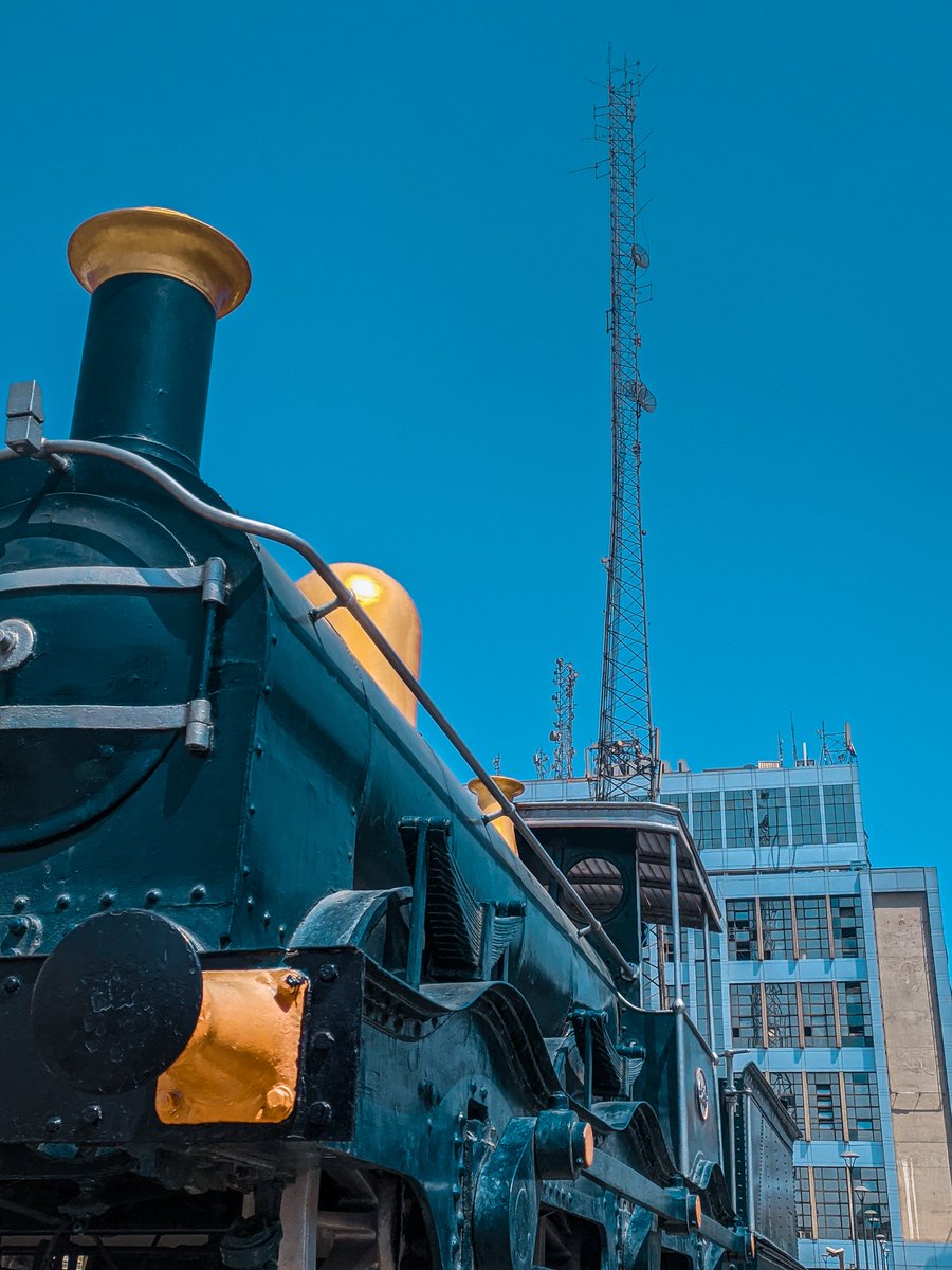 iWhoBaa's tweet photo. محطة قطارات رمسيس، القاهرة.
#mobilephotography #blue #cayan #clearsky #sky #train #trainstation #tower #gold #old #ancient #ramses #cairo #egypt @ Ramses Station https://t.co/oiVrxXKwfy https://t.co/VJrzchDmeM