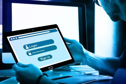VancouverPD's tweet photo. Is working from home your new normal? Protect your WIFI network, devices, and communications links from cybercriminals by practicing good cyber hygiene when working remotely. Here are some tips to keep you #CyberSafe: https://t.co/I3gO1QpJS2 #CyberSercurity https://t.co/oTCahdGdCy