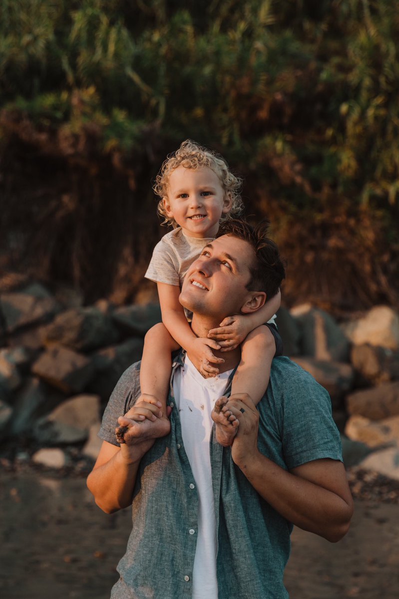 catiealtmully's tweet photo. Logan is going to be 4 months old in a week and a half and we have not had any pictures taken of all 4 us. These make my heart melt and I can’t stop looking at them bc they make me simply so happy. https://t.co/YourT0UZaV