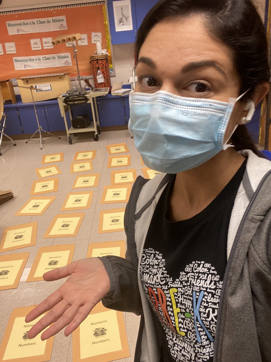 SraMSerrano's tweet photo. Our new normal 😷👩🏻‍🏫👩‍🏫 #VPITEAM #SomosKey @VPICastro @APS_EarlyChild https://t.co/jNtJlZDkxT