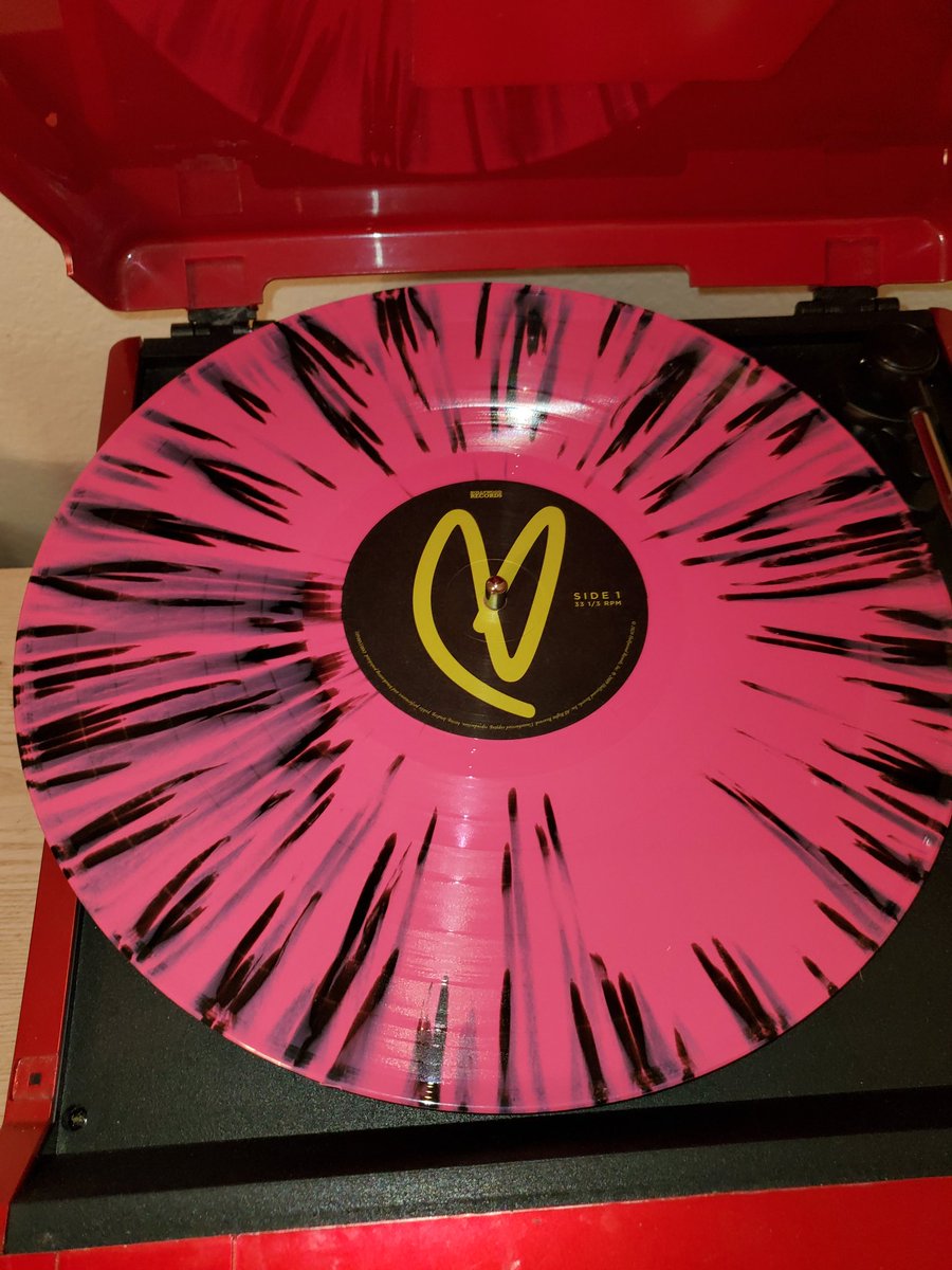 tylerbakkestuen's tweet photo. Here We Go Again 
#ilovedemi 
#DemiLovato  
#HereWeGoAgain 
#UOVinyl https://t.co/JMbPQ5P24H